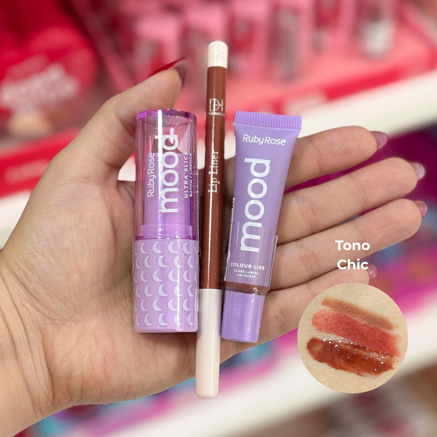 Lip Combo Mood: 1 labial matte + 1 gloss & 1 delineador de labios