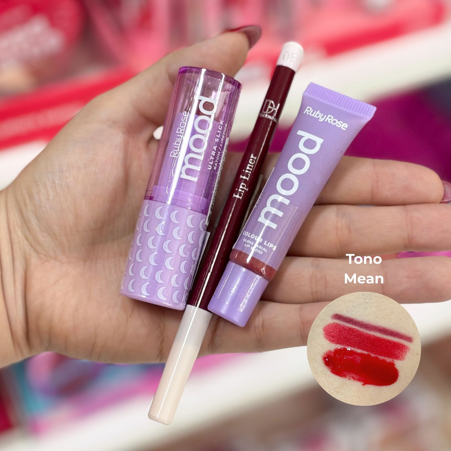 Lip Combo Mood: 1 labial matte + 1 gloss & 1 delineador de labios
